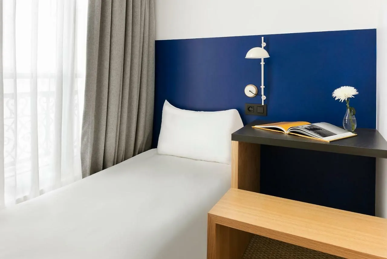 Oh La La ! Bar Bastille Hotel 3*